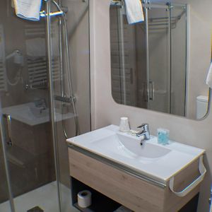Habitación Estándar con 2 Camas Individuales